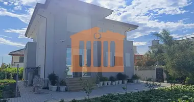 6 bedroom house in Bashkia Durres, Albania
