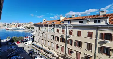 Mieszkanie 5 pokojów w Grad Rijeka, Chorwacja