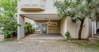 3 bedroom house in Regiao Imediata de Sao Paulo, Brazil
