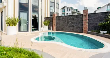 Villa 5 bedrooms in Fevzi Cakmak Caddesi, Turkey