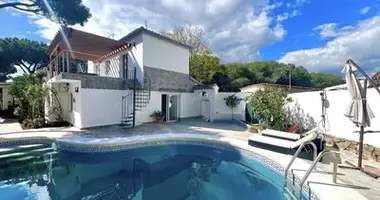 4 bedroom house in Ricmar, Spain