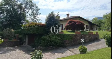 Villa 12 habitaciones en Menaggio, Italia