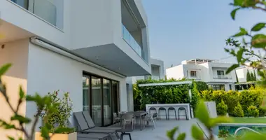 4 bedroom apartment in Peyia, Cyprus