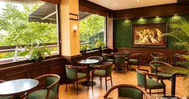 Gewerbefläche 81 m² in Tirana, Albanien