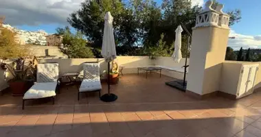 Wohnung 4 Schlafzimmer in San Pedro Alcantara, Spanien