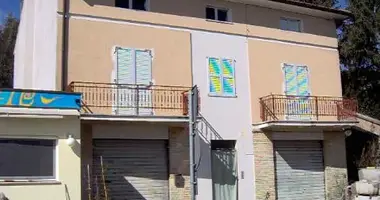 Townhouse 9 rooms in Terni, Italy