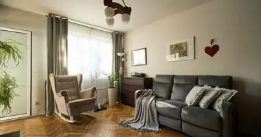 Mieszkanie 3 pokoi w Warszawa, Polska