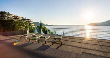 penthouse Dukley Gardens until the season 2026 dans Budva, Monténégro