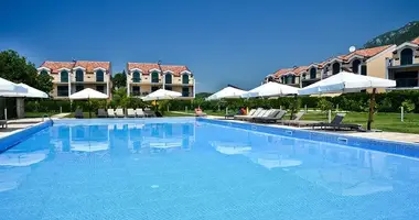 Дом 5 комнат в M 1, Черногория