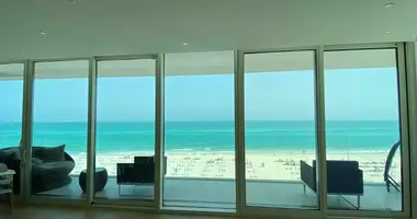 Apartamento 2 habitaciones en Abu Dabi, Emiratos Árabes Unidos