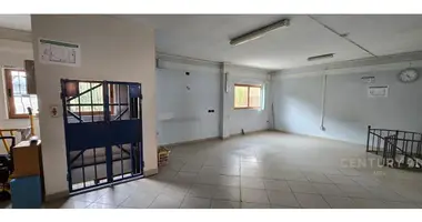 Entrepôt 400 m² dans Tirana, Albanie