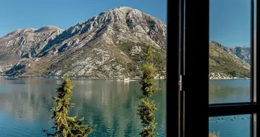 Wohnung 2 Schlafzimmer in Dobrota, Montenegro