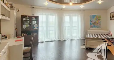 Apartamento 3 habitaciones en Muchaviecki sielski Saviet, Belarús