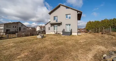 Dom w Landwarów, Litwa