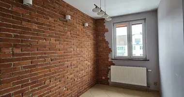 Mieszkanie 4 pokoi w Łódź, Polska