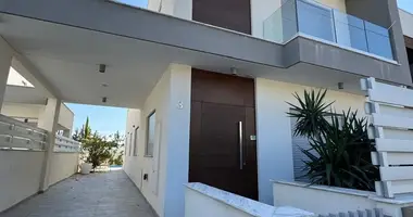 Дом 4 спальни в Demos Agiou Athanasiou, Кипр