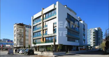 1 bedroom apartment in Muratpasa, Turkey