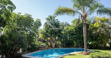 Villa 5 bedrooms in Marbella, Spain