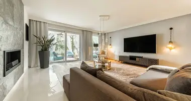 Casa 6 habitaciones en Lomianki, Polonia