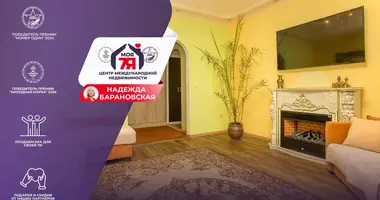 Apartamento 3 habitaciones en Maladetchna, Belarús