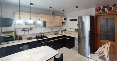 Apartamento 3 habitaciones en Muchaviecki sielski Saviet, Belarús