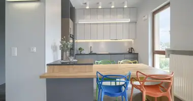 Mieszkanie 2 pokoi w Warszawa, Polska