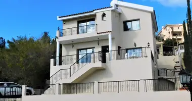 Villa 4 bedrooms in Yeroskipou, Cyprus