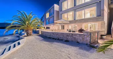Haus 4 Schlafzimmer in Trau, Kroatien