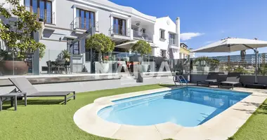 5 bedroom apartment in Benahavis, Spain