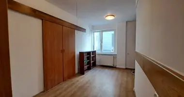 Mieszkanie 3 pokoi w Warszawa, Polska