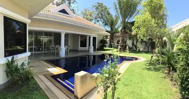 Villa 3 bedrooms in Pattaya City, Thailand