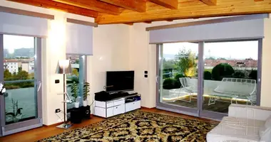 3 habitaciones en Verona, Italia