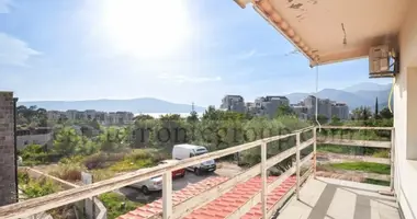 Wohnung 3 Schlafzimmer in Tivat, Montenegro