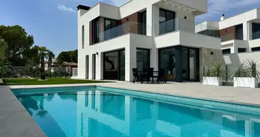 4 bedroom house in Finestrat, Spain