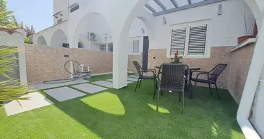 Szeregowiec 4 pokoi w Torrevieja, Hiszpania
