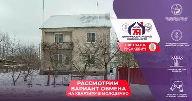 Haus in Maladsetschna, Belarus