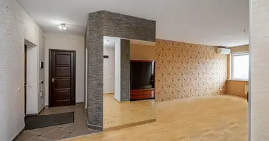Apartamento 4 habitaciones en Minsk, Belarús