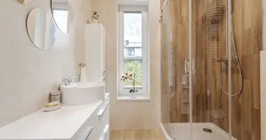 Gewerbefläche 172 m² in Warschau, Polen