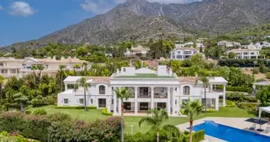 House 10 bedrooms in Marbella, Spain