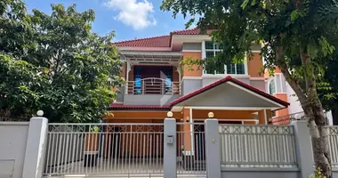 4 bedroom Villa in Sangkat Phsar Daeum Thkov, Cambodia