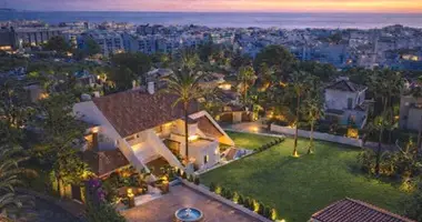 Haus 7 Schlafzimmer in Marbella, Spanien