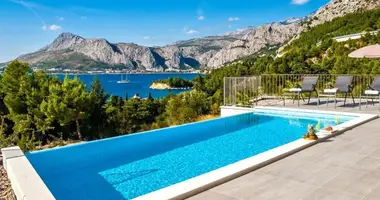 Willa w Grad Omis, Chorwacja