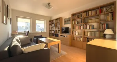 Квартира 2 комнаты в Варшава, Польша