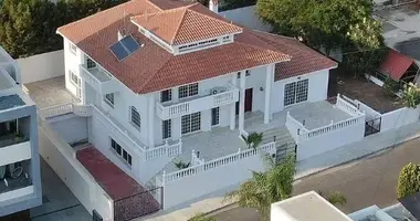 Дом 4 спальни в район Лимасол, Кипр