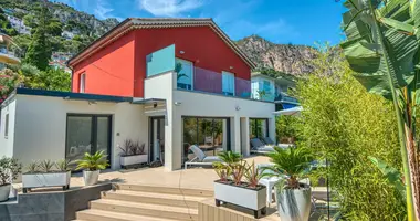 5 bedroom villa in France