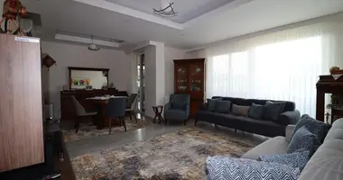 Mieszkanie 5 pokojów w Dosemealti, Turcja