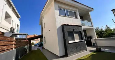 Cottage 6 rooms in Limassol, Cyprus
