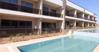 Dúplex 4 habitaciones en Aksu, Turquía