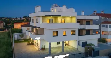 Hotel 457 m² en Pola, Croacia
