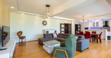 3 bedroom apartment in Skaljari, Montenegro